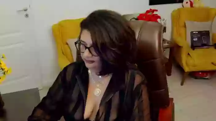 2024/07/07/cams-classybutnaughty-01-25-01