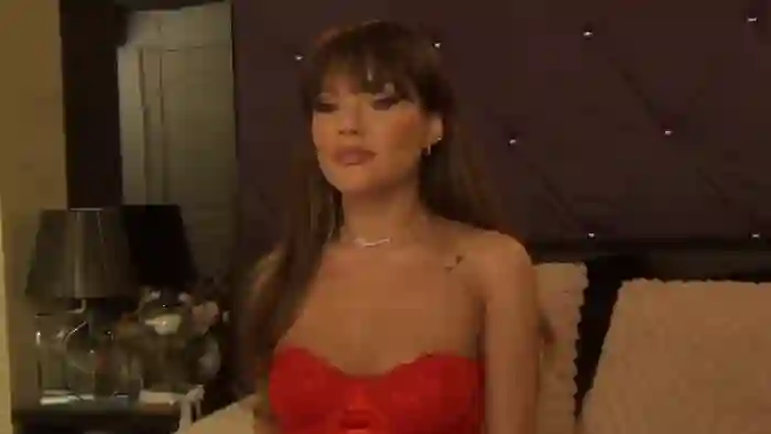 2024/11/27/cams-emma_shy-21-45-00