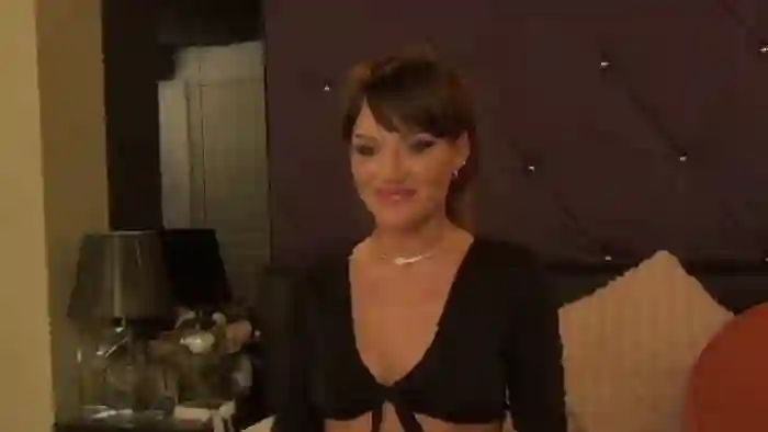 2024/11/30/cams-emma_shy-02-48-48