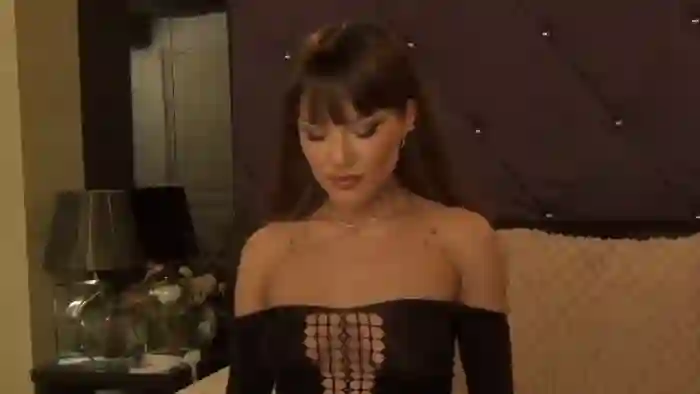 2024/12/04/cams-emma_shy-20-28-16