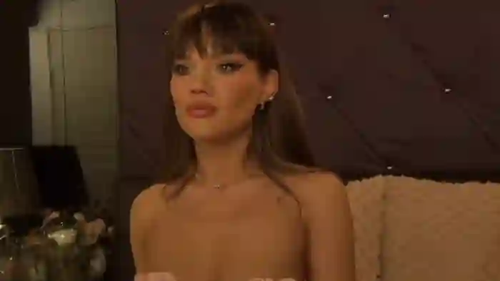 2024/12/05/cams-emma_shy-21-50-16