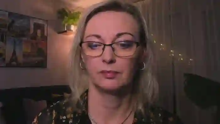 2024/12/12/cams-luxvanessa-15-35-51