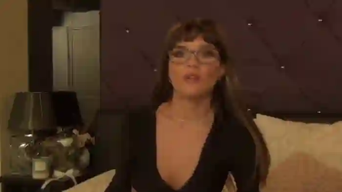 2025/01/05/cams-emma_shy-19-12-41