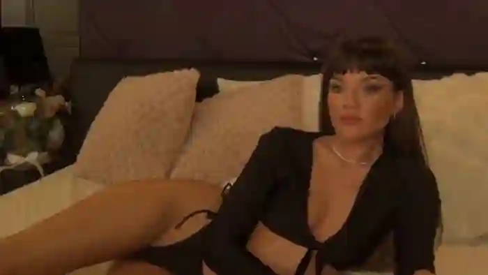 2025/01/05/cams-emma_shy-21-48-44