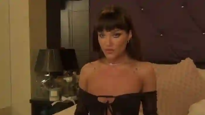 2025/01/10/cams-emma_shy-23-43-13