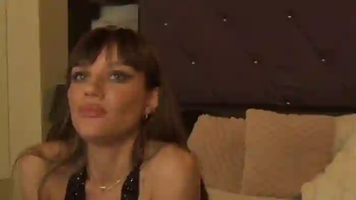 2025/01/14/cams-emma_shy-02-50-11