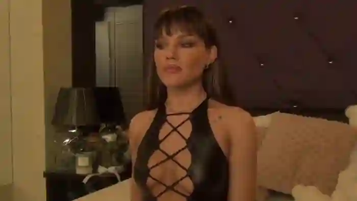 2025/01/14/cams-emma_shy-23-03-06