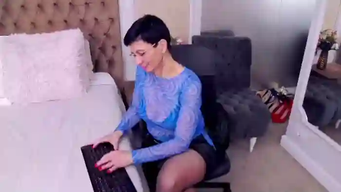 2026/03/03/cams-juliawinslet-04-15-39