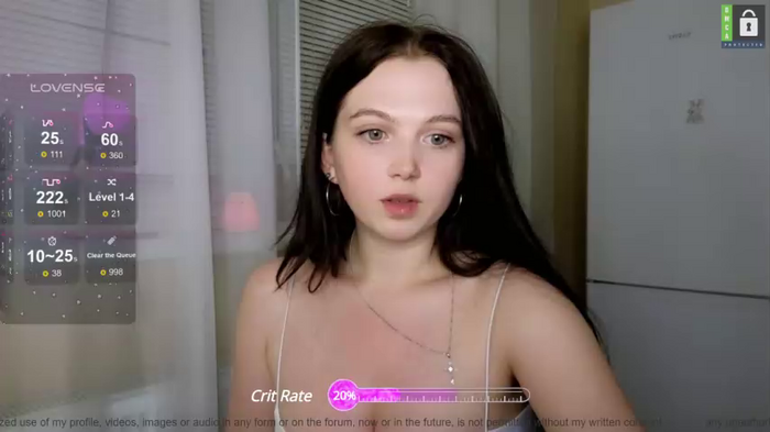 small_blondee