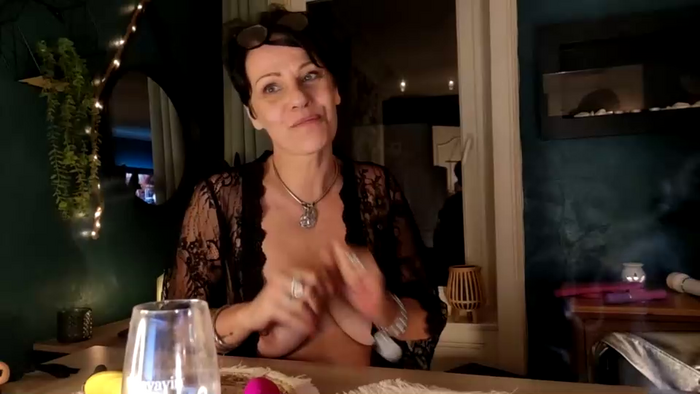frau_nina