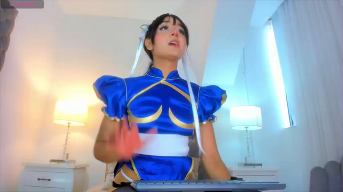 emma_torres__