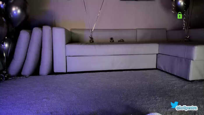 hollyextra