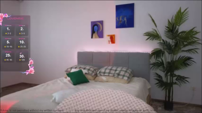 small_blondee