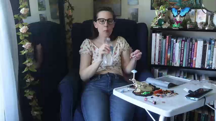 ellynaomi