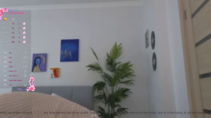 small_blondee
