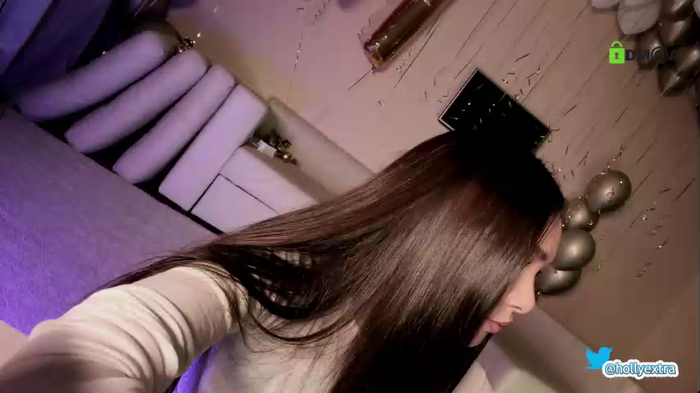 hollyextra