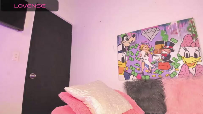 scarlett_jones__