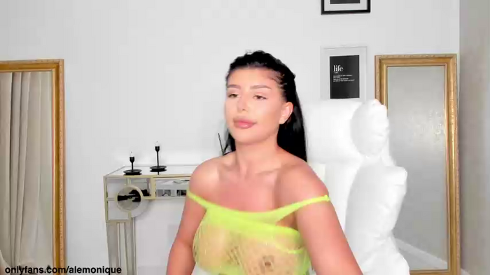 moniqueeass