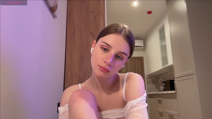 evie_may