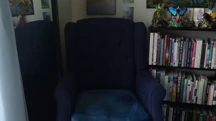 ellynaomi