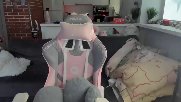 mia_gothh