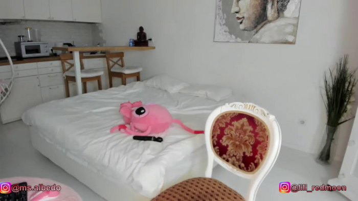 lili_and_niki