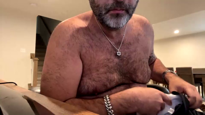 harry_chested