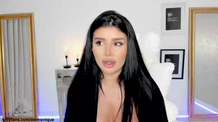 moniqueeass