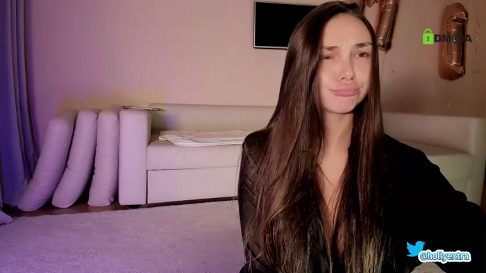 hollyextra