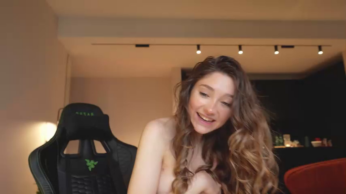 mia_elfie