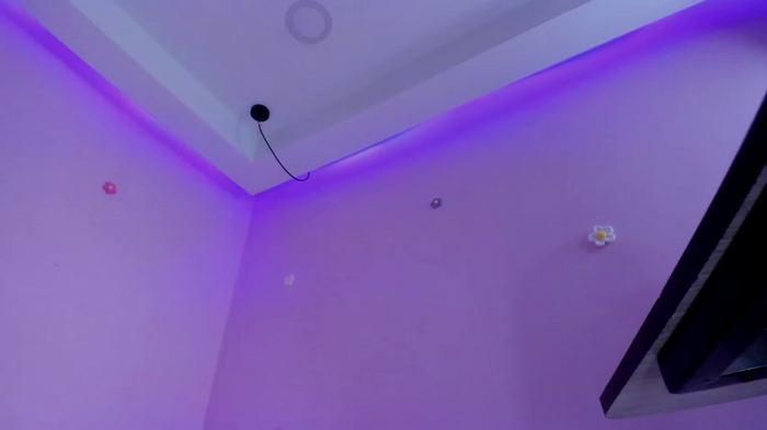bella_adams_