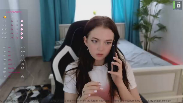 small_blondee