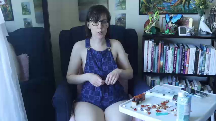 ellynaomi