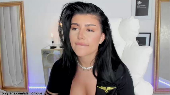 moniqueeass
