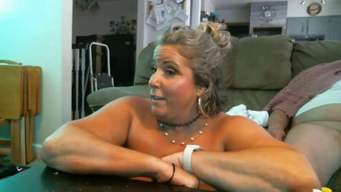 karen_loves_fahkin_brad