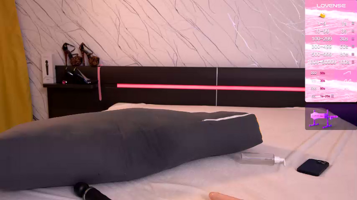 blonde_bigtits