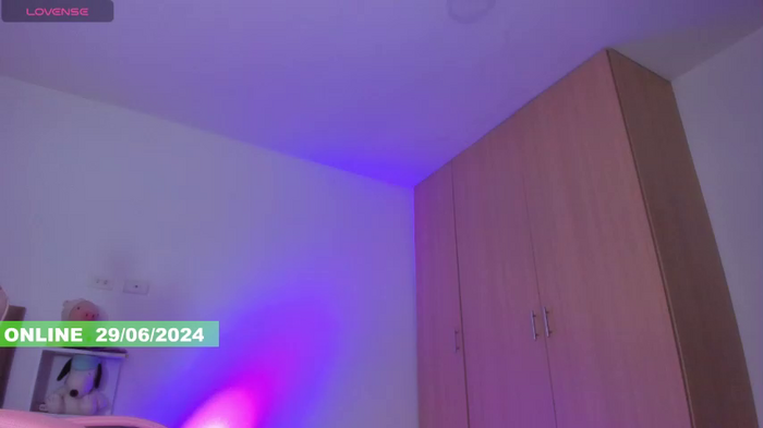 chloebigcock