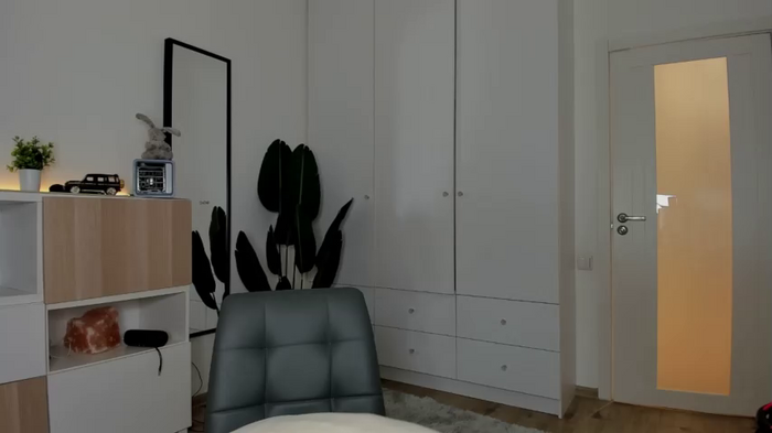 xxx_leila