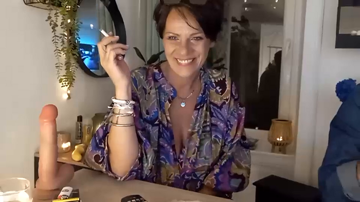 frau_nina