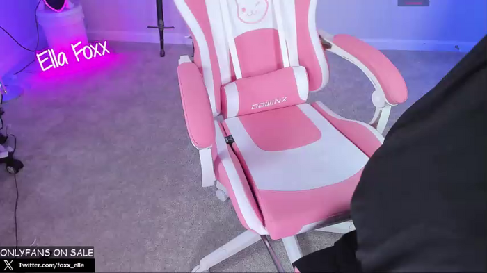 ella_foxx