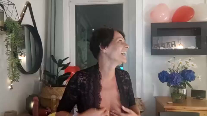 frau_nina
