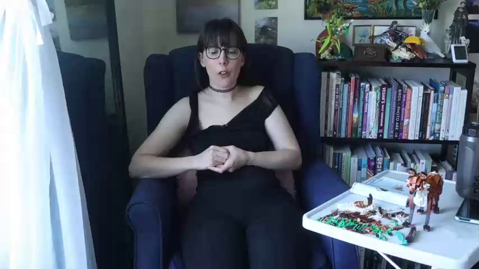 ellynaomi