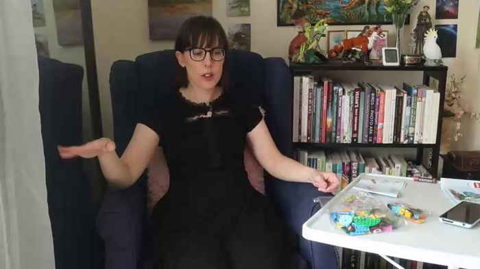 ellynaomi
