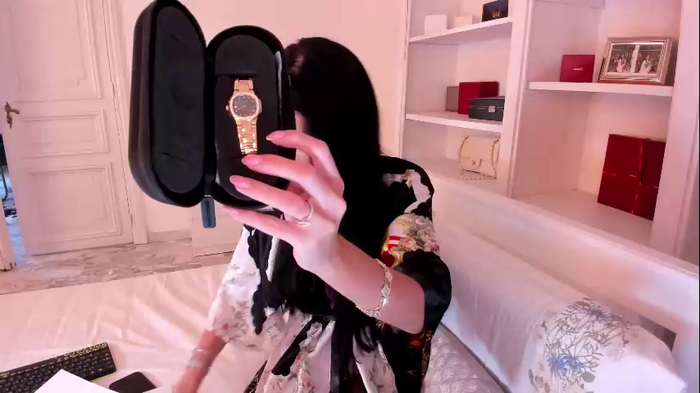 lilyhotbrunette