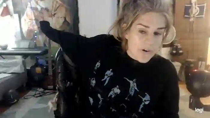 2024/08/01/chaturbate-katiecutie_5-04-47-31