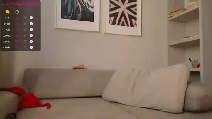 2024/08/08/chaturbate-my_hannah-14-19-18
