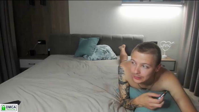 tommienaomi