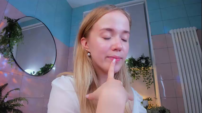 a_m_e_l_i_a
