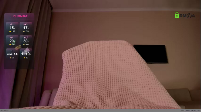 hollyextra