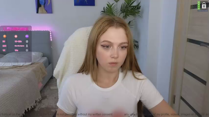 small_blondee